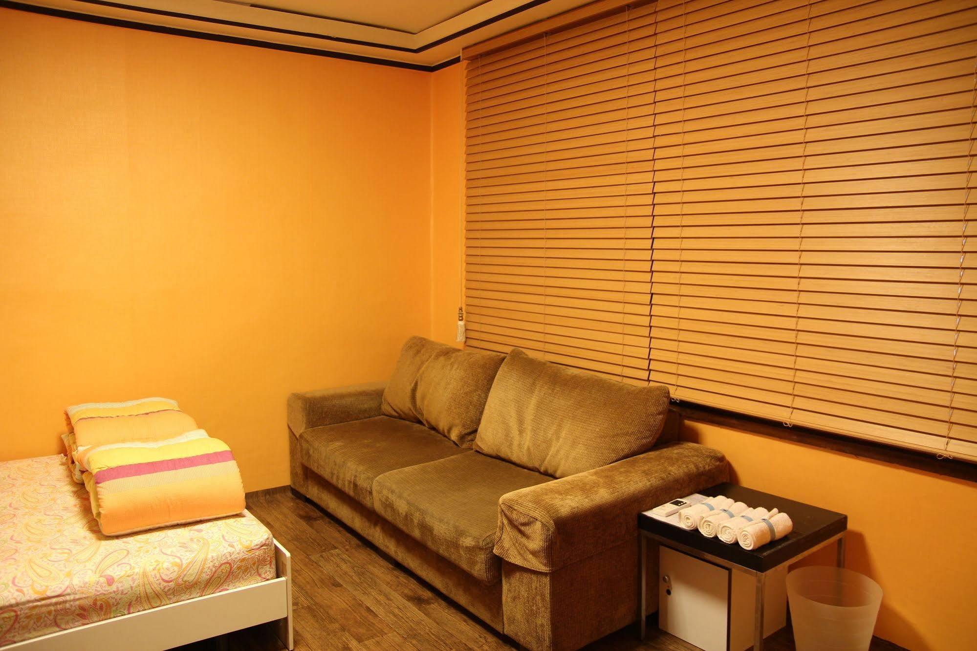 Dream Comfort Seoul Bagian luar foto